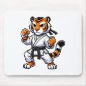 Lustiger Karate-Athlet mit schwarzem Gürtel Tiger  Mousepad (Vorne)