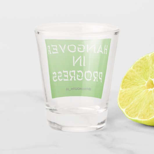 Lustiger Kater laufend Schnapsglas (Rückseite)