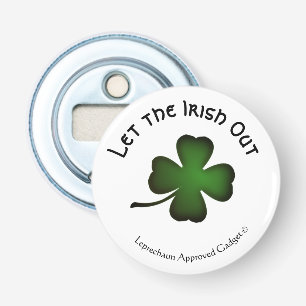Lustiger Leprechaun genehmigt, die Iren herauszula Flaschenöffner