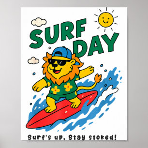 Lustiger Löwe surft Sommerferien Surftag Jungen G Poster