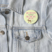 Lustiger Mädchen-Glas-Nerd-Spaß Button (Beispiel)
