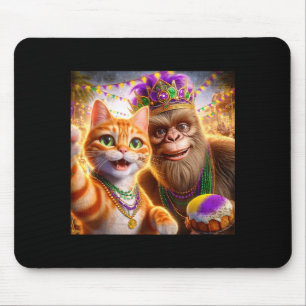 Lustiger Mardi Gras Selfie-Katze Bigfoot Zitat _1  Mousepad
