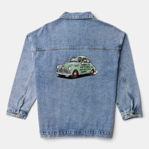 Lustiger Mechaniker konnte Bremsen des Autos nicht Jeansjacke