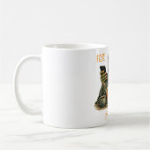 Lustiger mürrischer Frosch isst Ramen und scrollt  Kaffeetasse (Links)