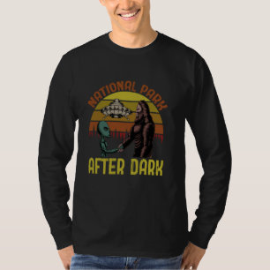 Lustiger Nationalpark nach dem dunklen Bigfoot-Ali T-Shirt