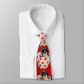 Lustiger niedlicher Baby Chihuahua in der roten Krawatte (Gebunden)