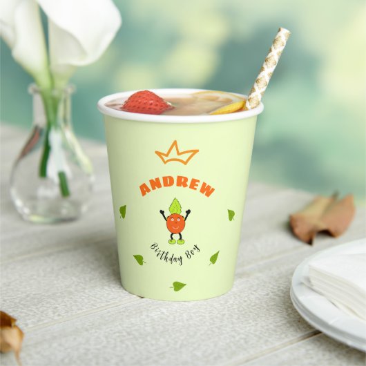 Lustiger Orange Pappbecher (In Situ)