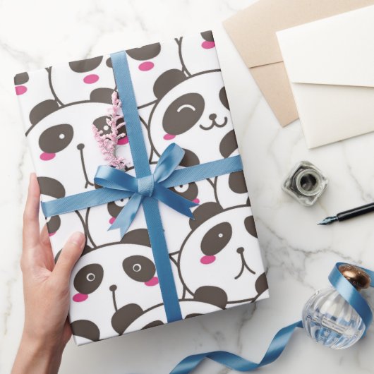 Lustiger Panda-Bär Doodle Geschenkpapier (Schenken)