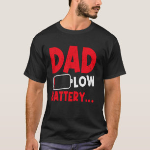 Lustiger Papa Niedrige Batterie Daddy Papa Frohen T-Shirt