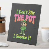 Lustiger Pot-Rauchender Hund Stoner Sockelschild (In Situ)