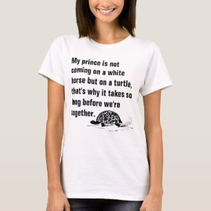 Lustiger Prinz auf einem Schildkröte-Damen-T - T-Shirt