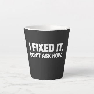 Lustiger Programmierer-Debugging-Humor Milchtasse