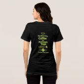 Lustiger Python-Entwickler – Angetrieben von Kaffe Tri-Blend Shirt (Rückseite voll)