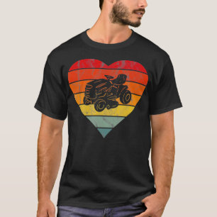 Lustiger Rasenmäher mäht antikes Herz - Gartenarbe T-Shirt