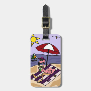 Lustiger rosa Flamingo am Strand Gepäckanhänger