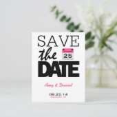 Lustiger rosa Kalender | Save The Date Postkarte (Stehend Vorderseite)