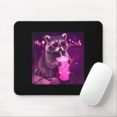 Lustiger rosa Waschbär trinkt Eiskaffee - süß Mousepad (Mit Mouse)