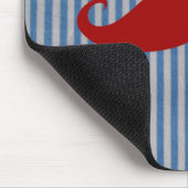 Lustiger roter Schnurrbart und blaue weiße Mousepad (Ecke)