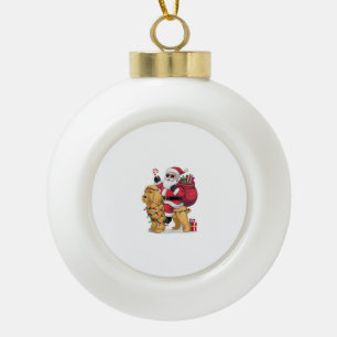 Lustiger Santa reitet auf einem Goldendoodle-Hund Keramik Kugel-Ornament