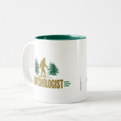 Lustiger Sasquatch Jäger Zweifarbige Tasse (Vorderseite Links)