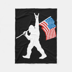 Lustiger Sasquatch Rock And Roll USA-Flagge für Bi Fleecedecke