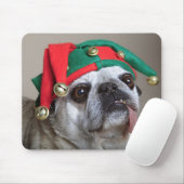 Lustiger schauender Mops mit der Zunge, die heraus Mousepad (Mit Mouse)