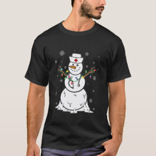 Lustiger Schneemann Krankenpfleger Scrub Weihnacht T-Shirt