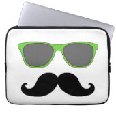 Lustiger Schnurrbart, grüne Laptopschutzhülle (Vorderseite)