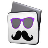 Lustiger Schnurrbart, lila Laptopschutzhülle (Vorderseite Links)
