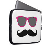 Lustiger Schnurrbart, rosa Laptopschutzhülle (Vorne Rechts)