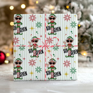 Lustiger Sechs Sieben 67 Meme Weihnachtself Feiert Geschenkpapier