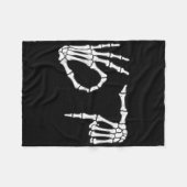 Lustiger Sechs Sieben 6 7 Meme 67 Skelett Hand Hal Fleecedecke (Vorderseite (Horizontal))