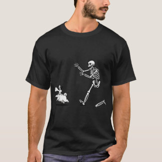 Lustiger Skelett jagt Pug Halloween Hundemama Pug  T-Shirt