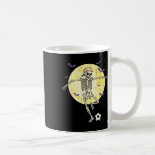 Lustiger Skelett spielt Fußball Lustiger Halloween Kaffeetasse