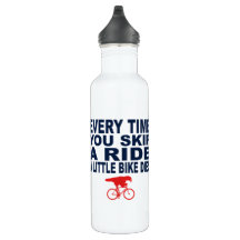 Lustiger Sprung eine Fahrt ein kleines Fahrrad