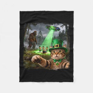 Lustiger St. Patricks Katzen-Alien-Bigfoot-glückli Fleecedecke