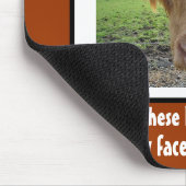 Lustiger Stier mit Ponyfrisur Mousepad (Ecke)