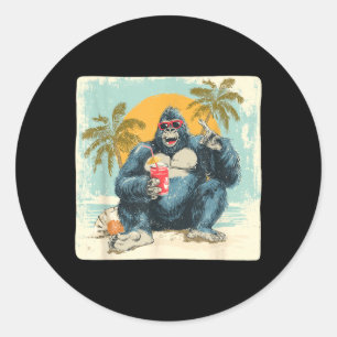 Lustiger Strand-Gorilla mit Cocktails und Palmen Runder Aufkleber