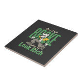 Lustiger Tropfhund-Geld-Zitat Fliese (Seite)