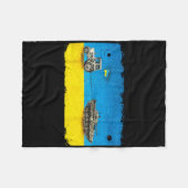 Lustiger ukrainischer Bauer zieht Panzer mit Trakt Fleecedecke (Vorderseite (Horizontal))