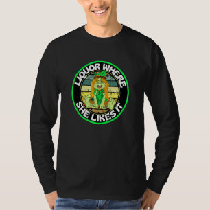 Lustiger Vintage-Likör, wo sie es rund um Gree mag T-Shirt