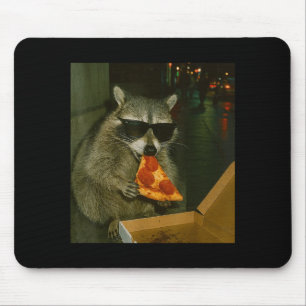 Lustiger Waschbär isst Zza-Tier-Meme Mousepad