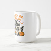 Lustiger Waschbär-Scherz oder Müll Halloween Kaffeetasse (VorderseiteRechts)