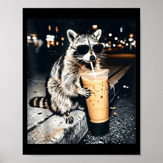 Lustiger Waschbär trinkt Eiskaffee Poster (Vorne)