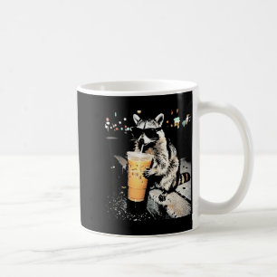 Lustiger Waschbär trinkt Eiskaffee Tier Meme Männe Kaffeetasse