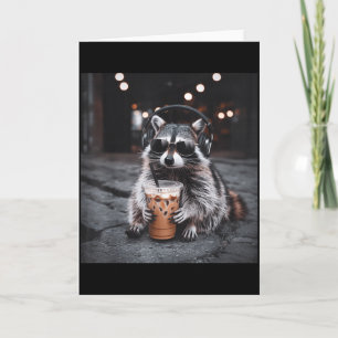 Lustiger Waschbär trinkt Eiskaffee Tier Meme Männe Karte