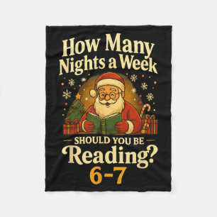 Lustiger Weihnachtsmann liest 67 Meme T-Shirt Weih Fleecedecke