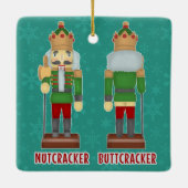Lustiger Weihnachtsnussknacker Buttcracker Keramikornament (Rückseite)