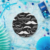 Lustiger weißer Schnurrbart-Entwurf auf schwarzem Pappteller (Party)