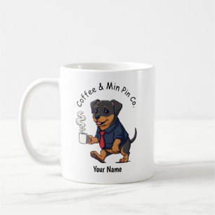Lustiger Zwergpinscher-Hund im Geschäftsanzug Kaff Kaffeetasse